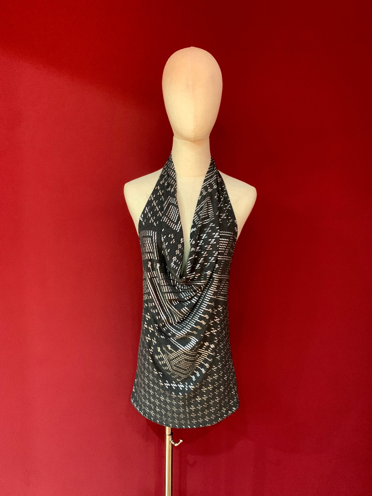 Dress with bare back Faux Assuit foil print