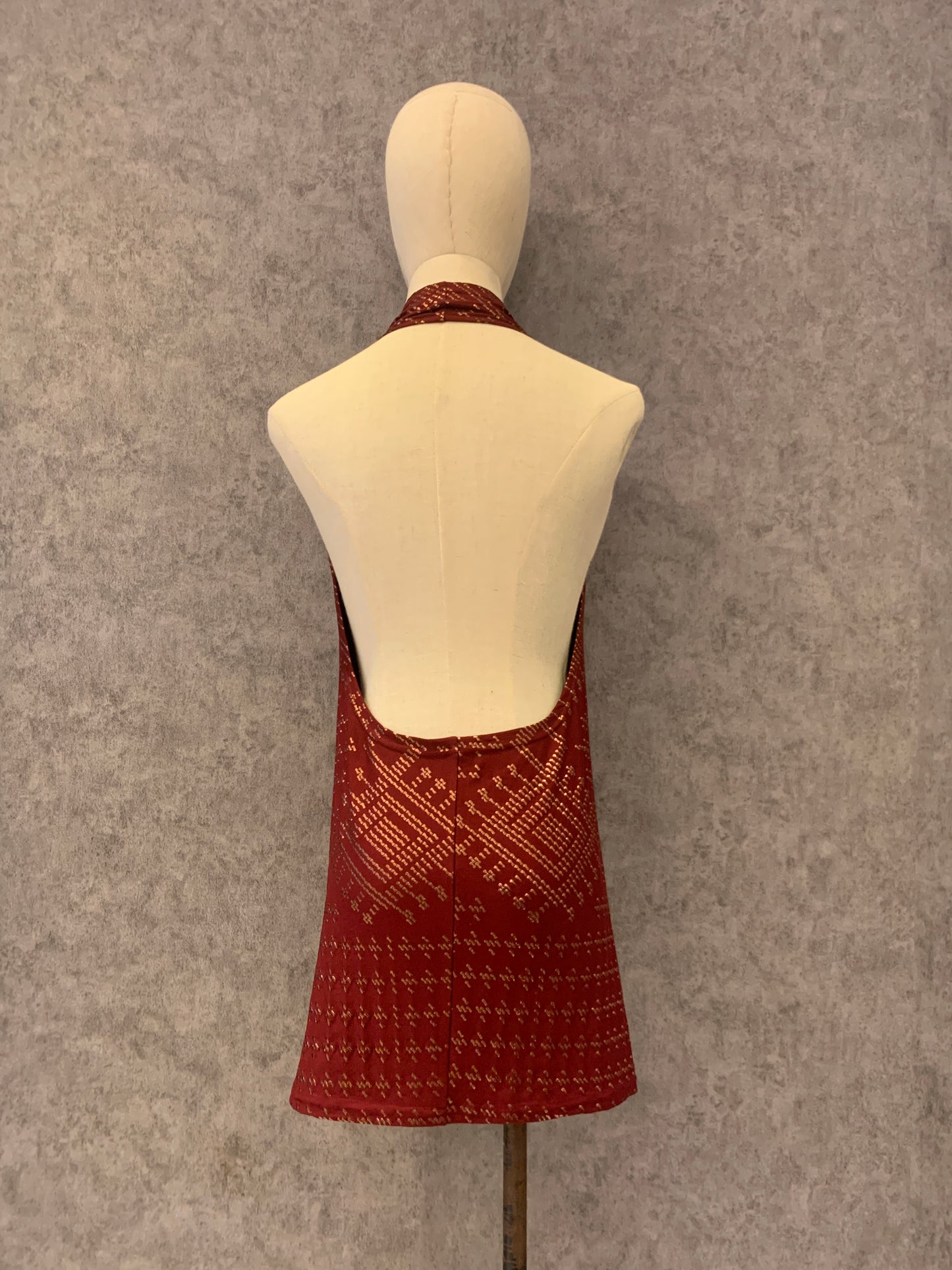 Dress with bare back Faux Assuit foil print
